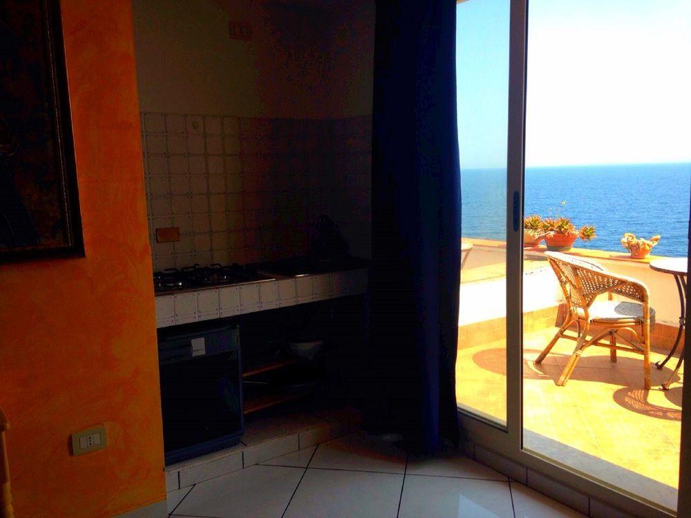 Bed and Breakfast Casa Sul Mare Catania Exterior foto