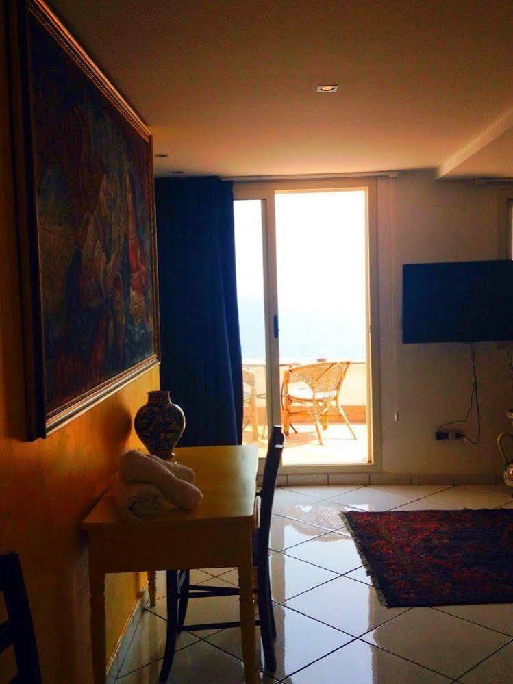 Bed and Breakfast Casa Sul Mare Catania Exterior foto